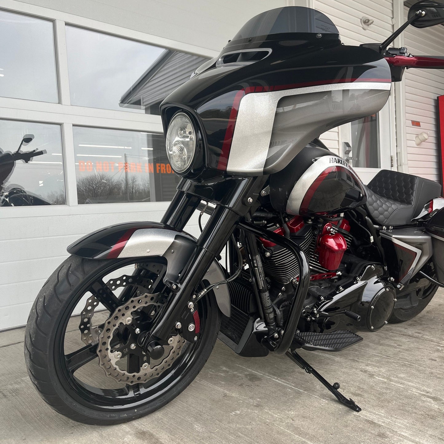 2017 Harley-Davidson Street Glide FLHXI