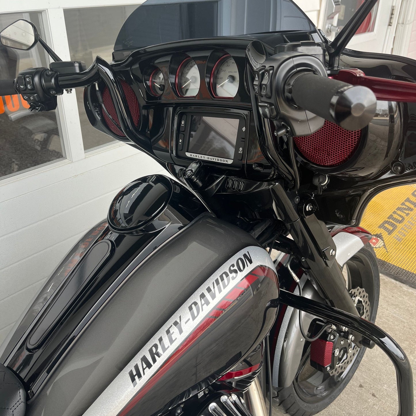2017 Harley-Davidson Street Glide FLHXI
