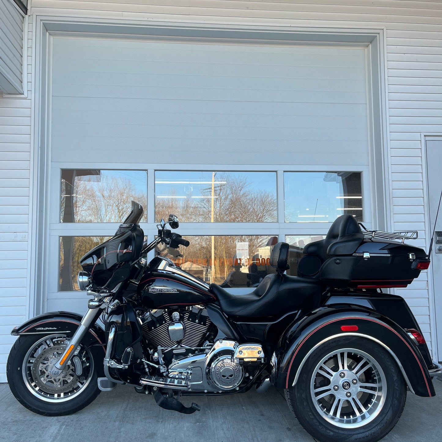 2016 Harley-Davidson FLHTCUTG Tri Glide Ultra