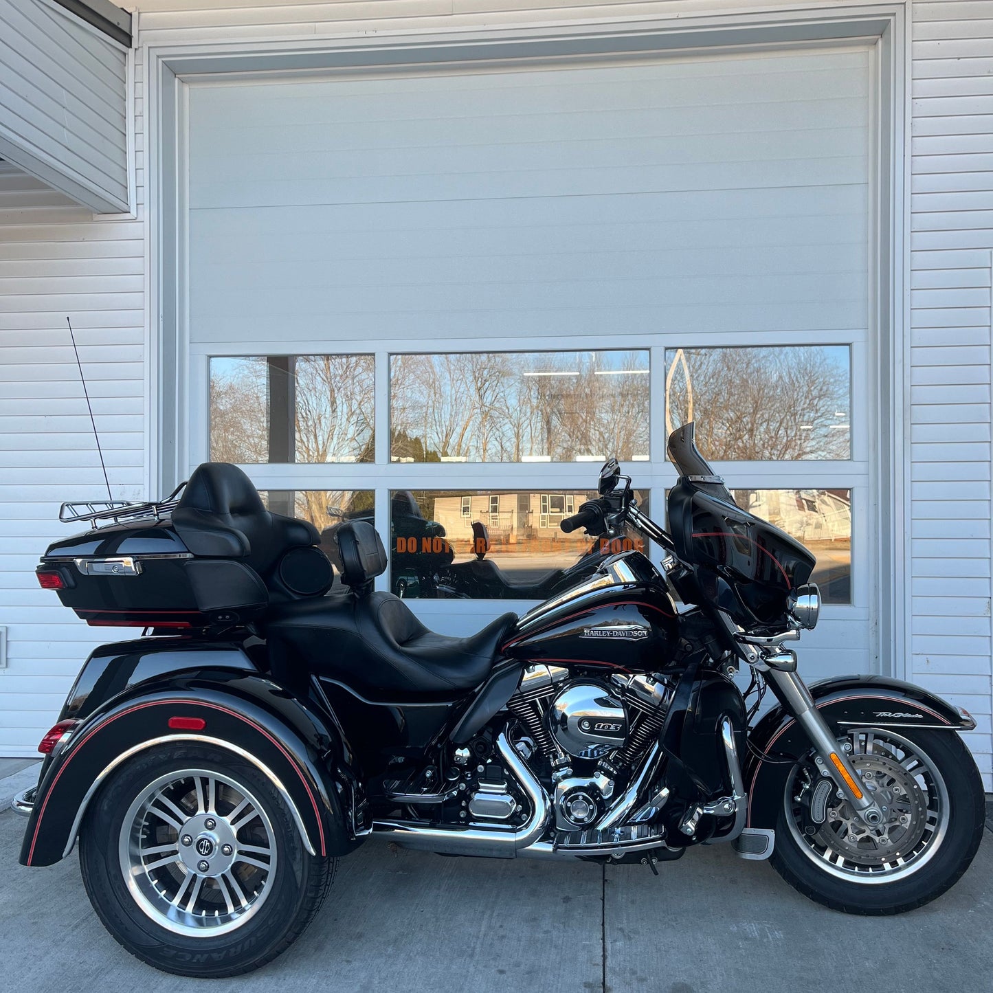 2016 Harley-Davidson FLHTCUTG Tri Glide Ultra