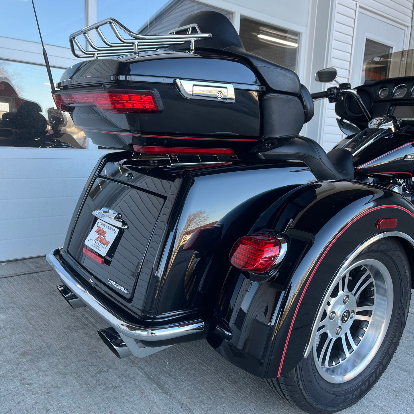 2016 Harley-Davidson FLHTCUTG Tri Glide Ultra