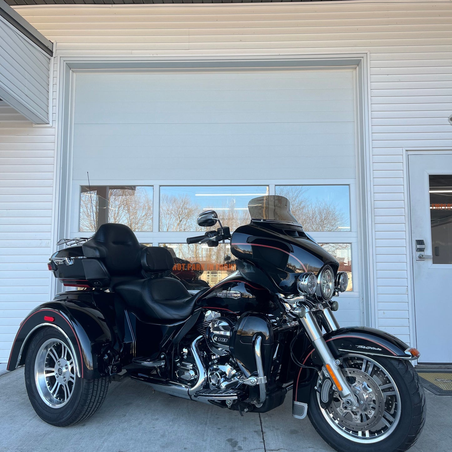 2016 Harley-Davidson FLHTCUTG Tri Glide Ultra