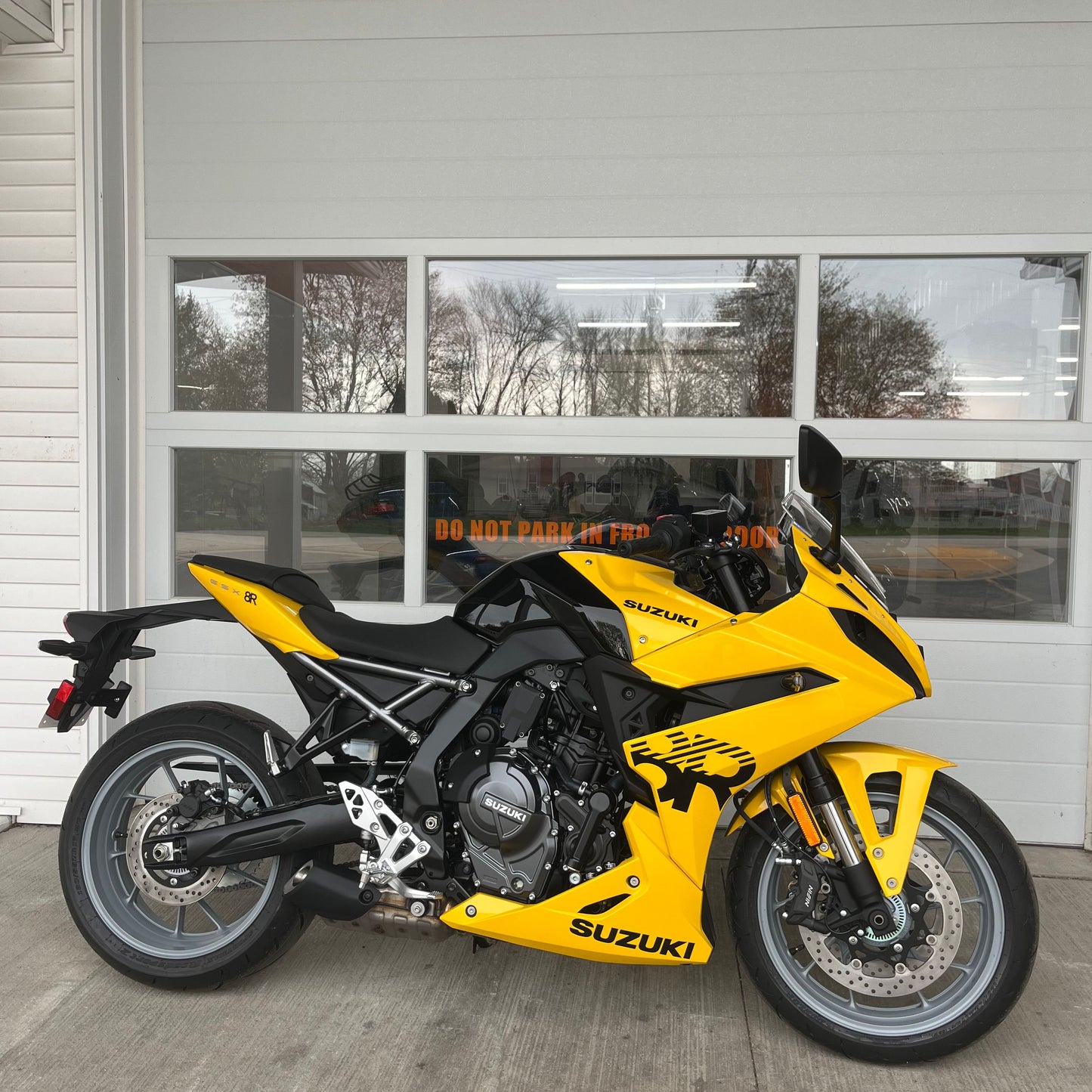 2025 Suzuki GSX-8R