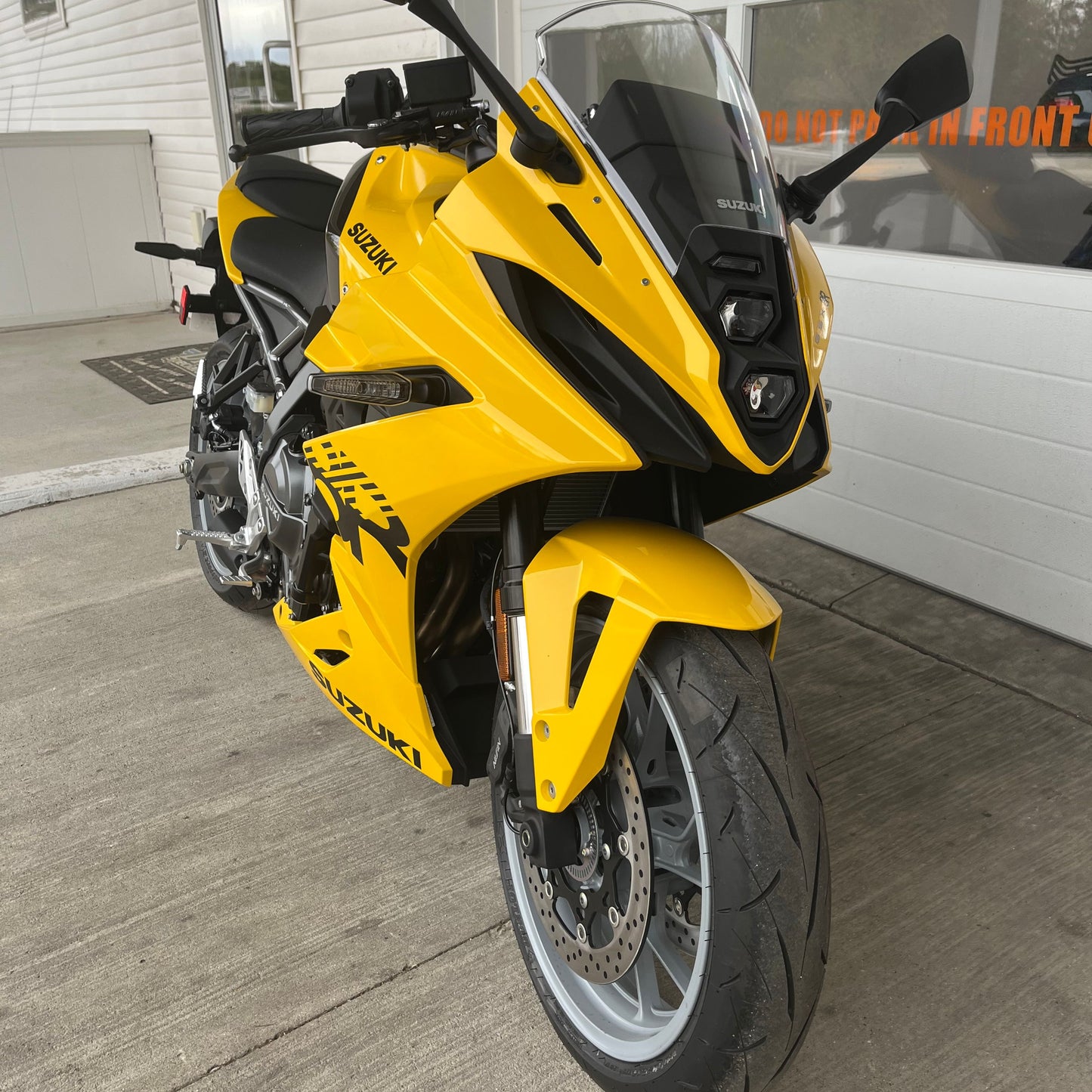 2025 Suzuki GSX-8R