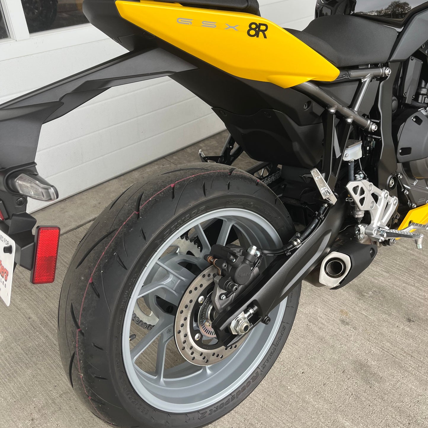 2025 Suzuki GSX-8R
