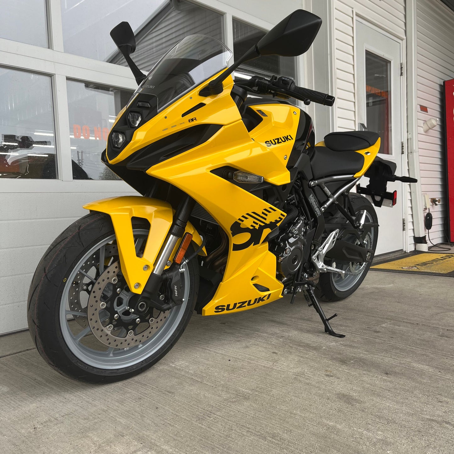 2025 Suzuki GSX-8R