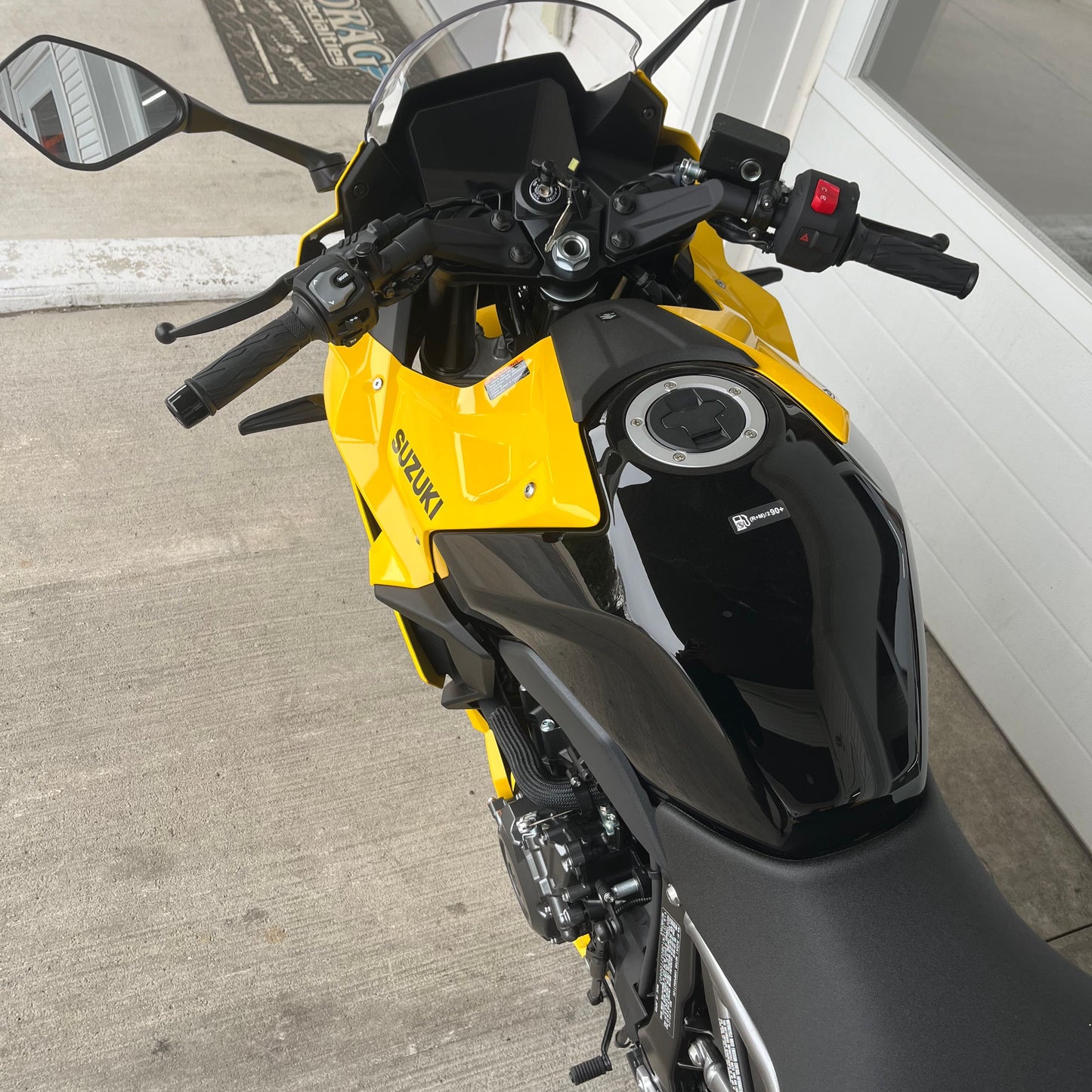 2025 Suzuki GSX-8R