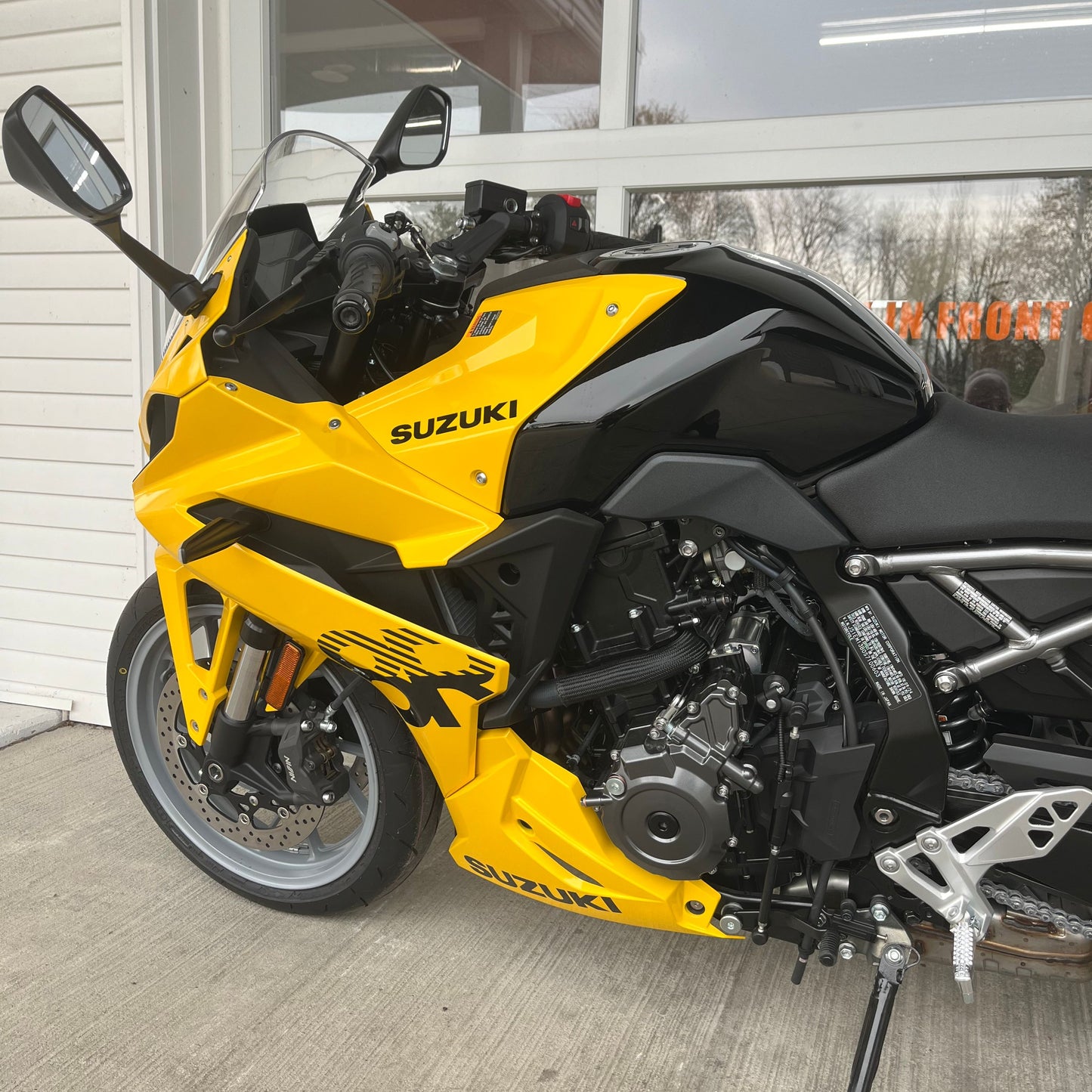 2025 Suzuki GSX-8R