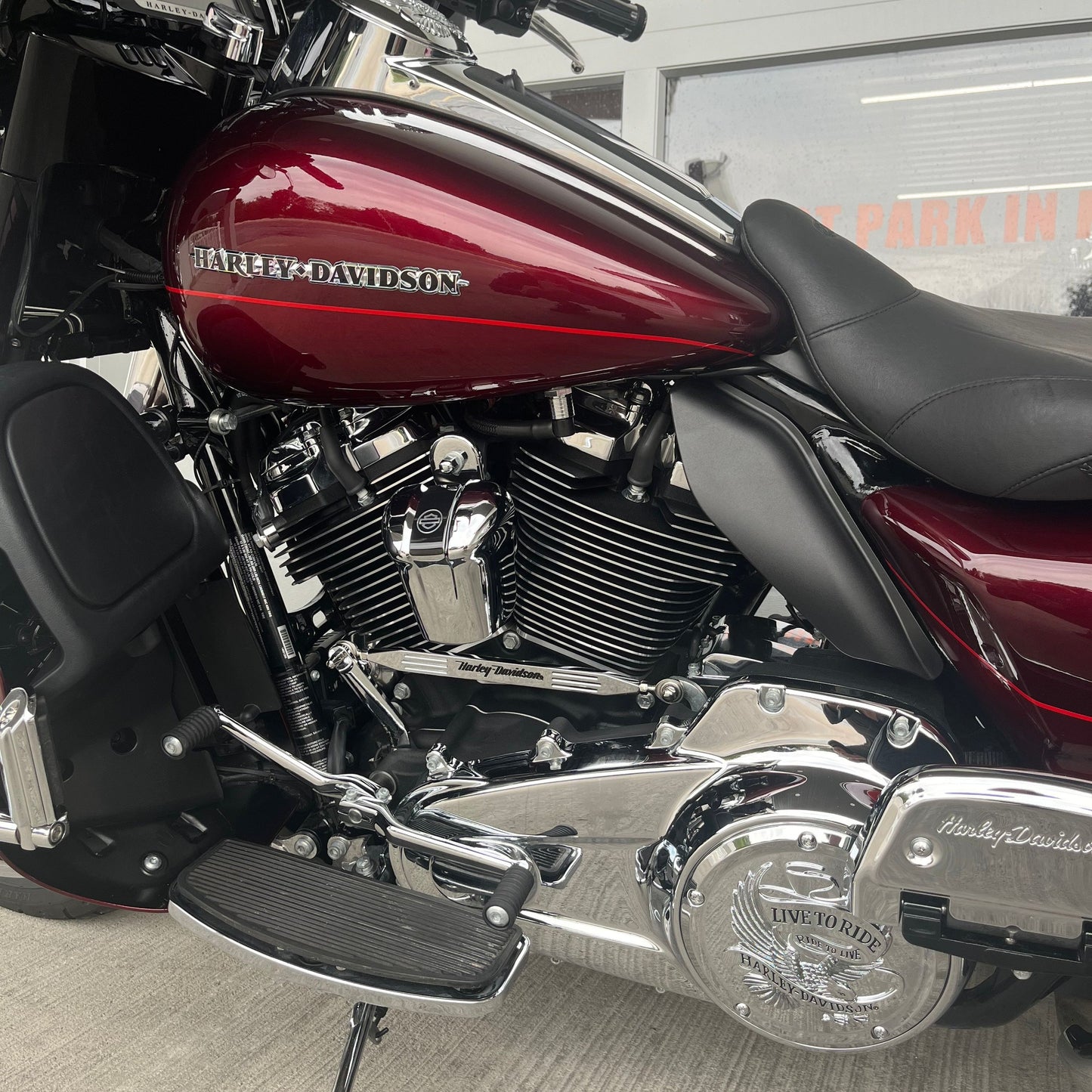 2017 Harley-Davidson Ultra Limited FLHTK