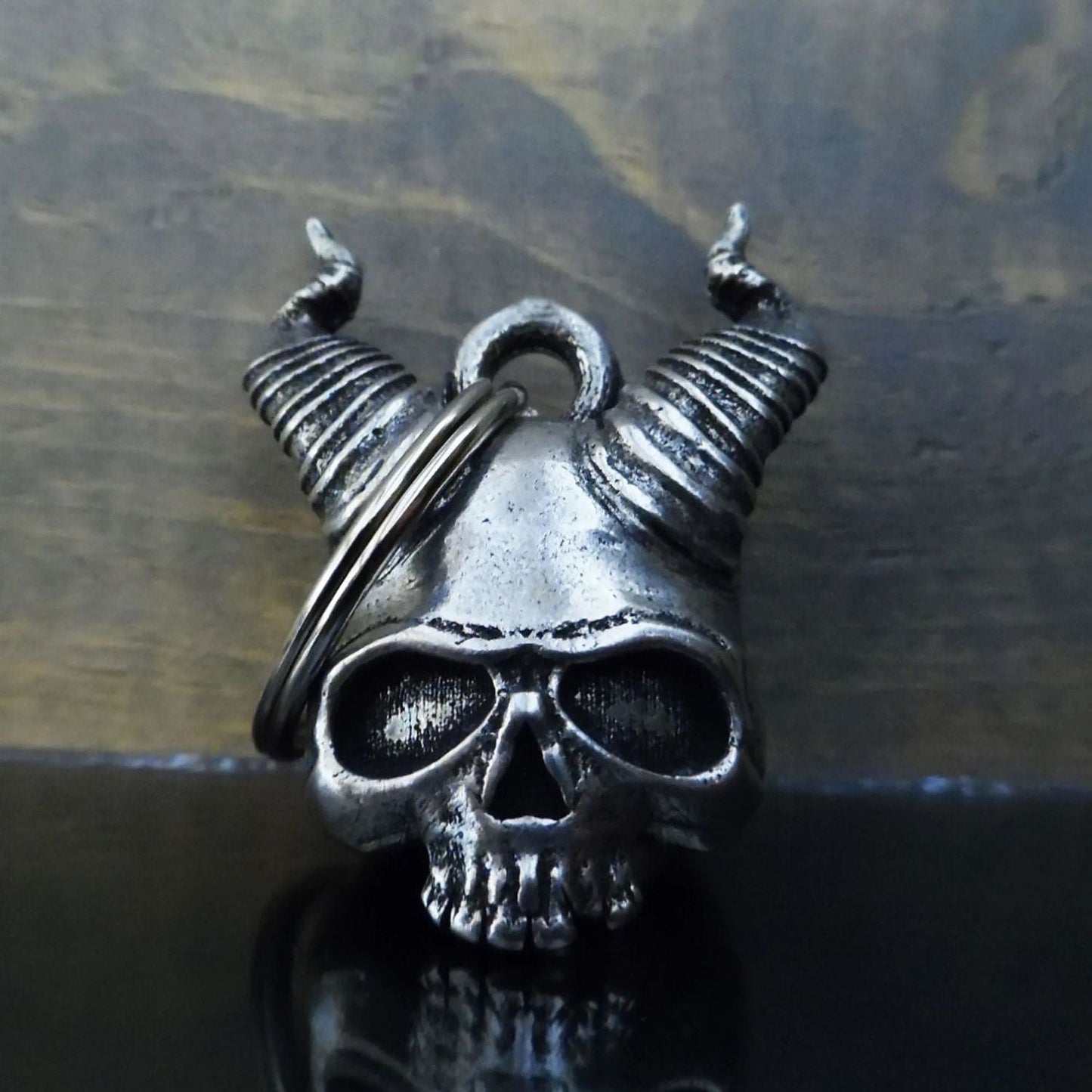 SKULL HORNS BELL